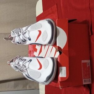 NIKE JOYRIDE CC3 SETTER